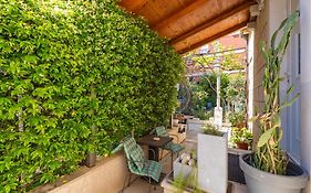 Apartments & Room Frane